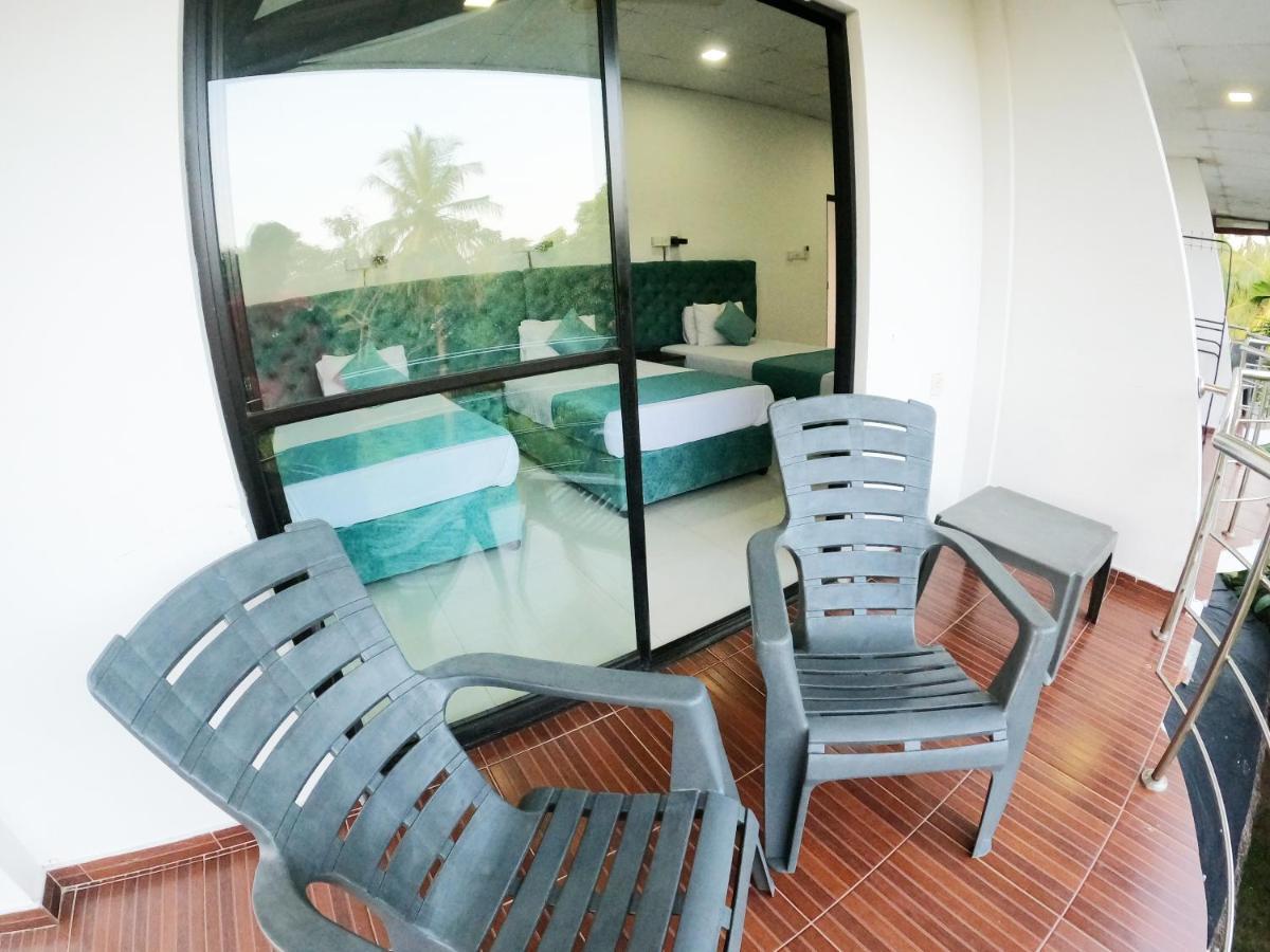 Seyara Holiday Resort Полоннарува Экстерьер фото