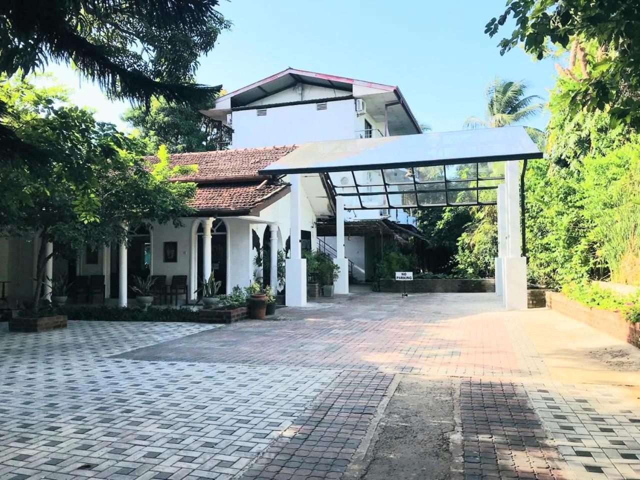 Seyara Holiday Resort Полоннарува Экстерьер фото